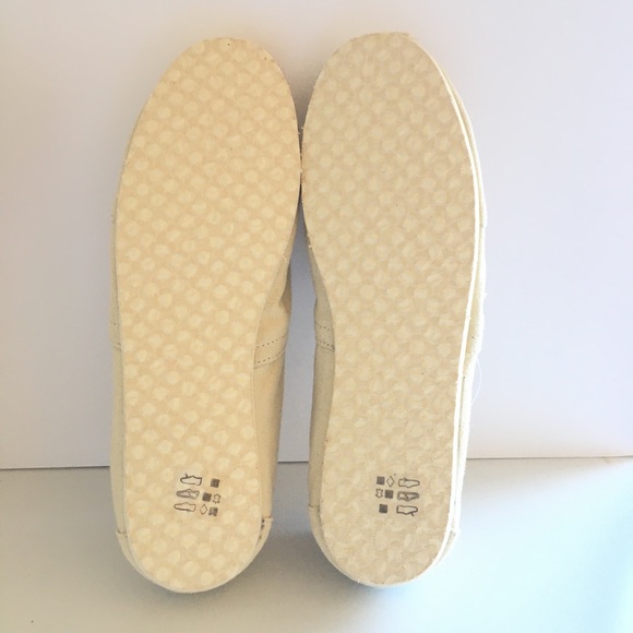 Toms Classic Alpargata Canvas Slip On Cream Shoes - Picture 10 of 11